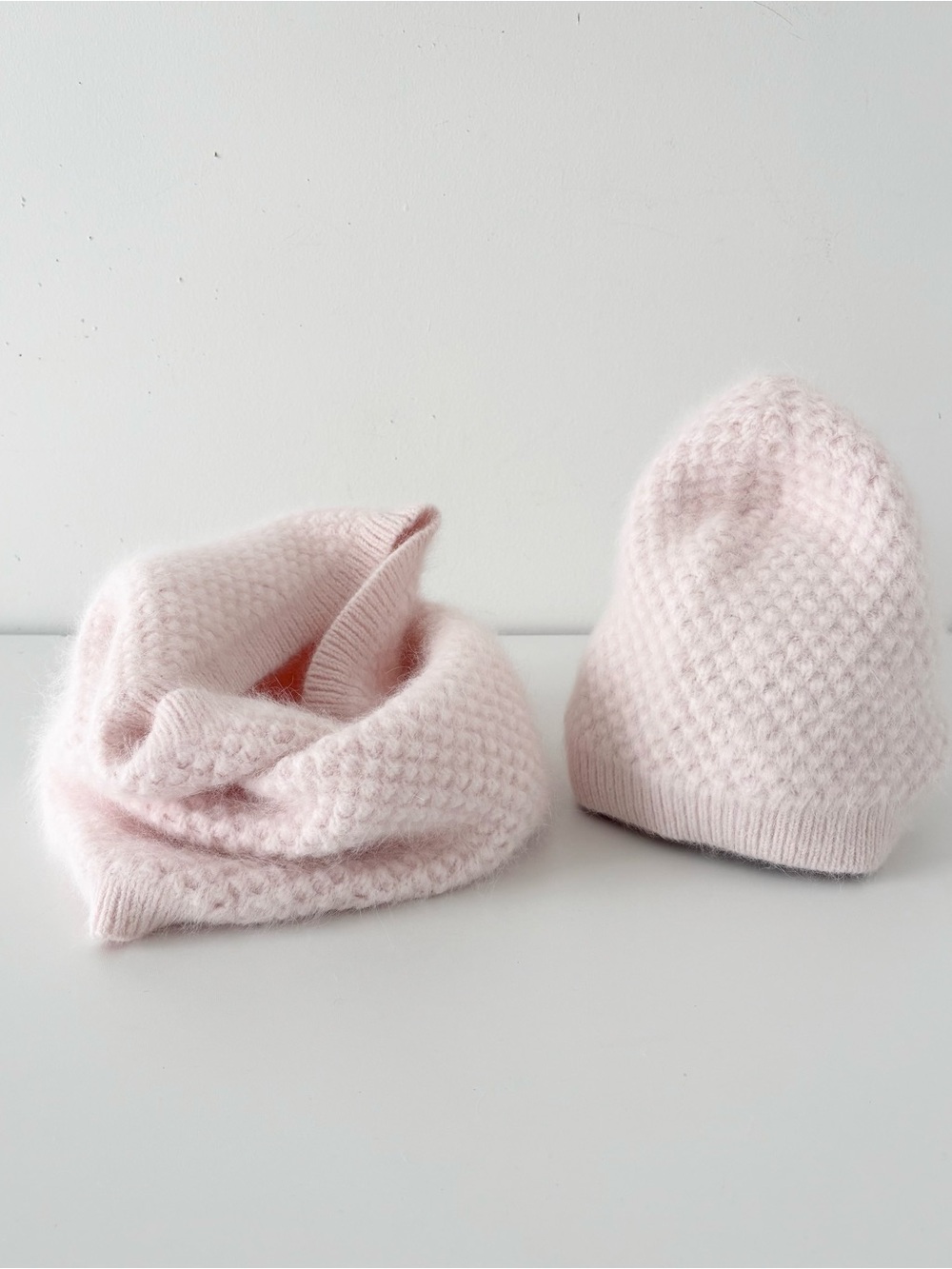 NWOT Club Monaco Matching Beanie & Snood / Scarf Set